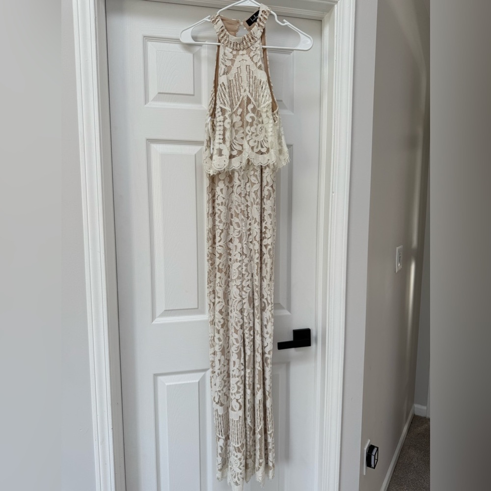 Beautiful Lulus size medium lace jumpsuit